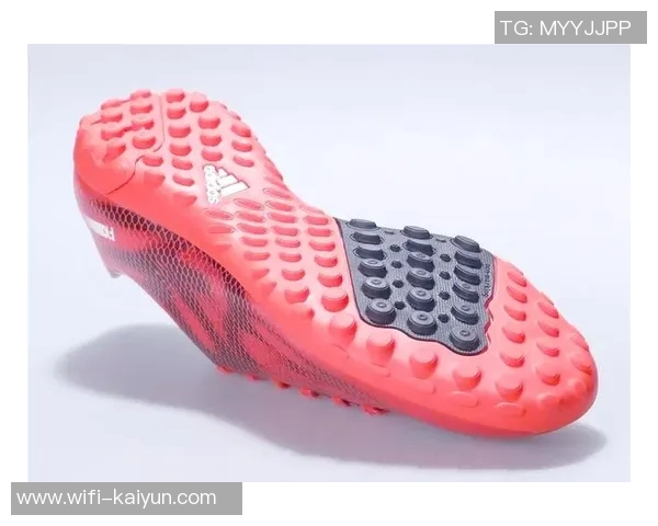 足球鞋的设计与性能分析如何选择适合自己的顶级足球鞋